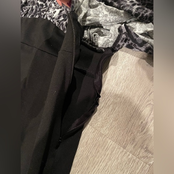 Le Chateau black fitted dress with grey-blue animal print off shoulder top - Picture 5 of 6